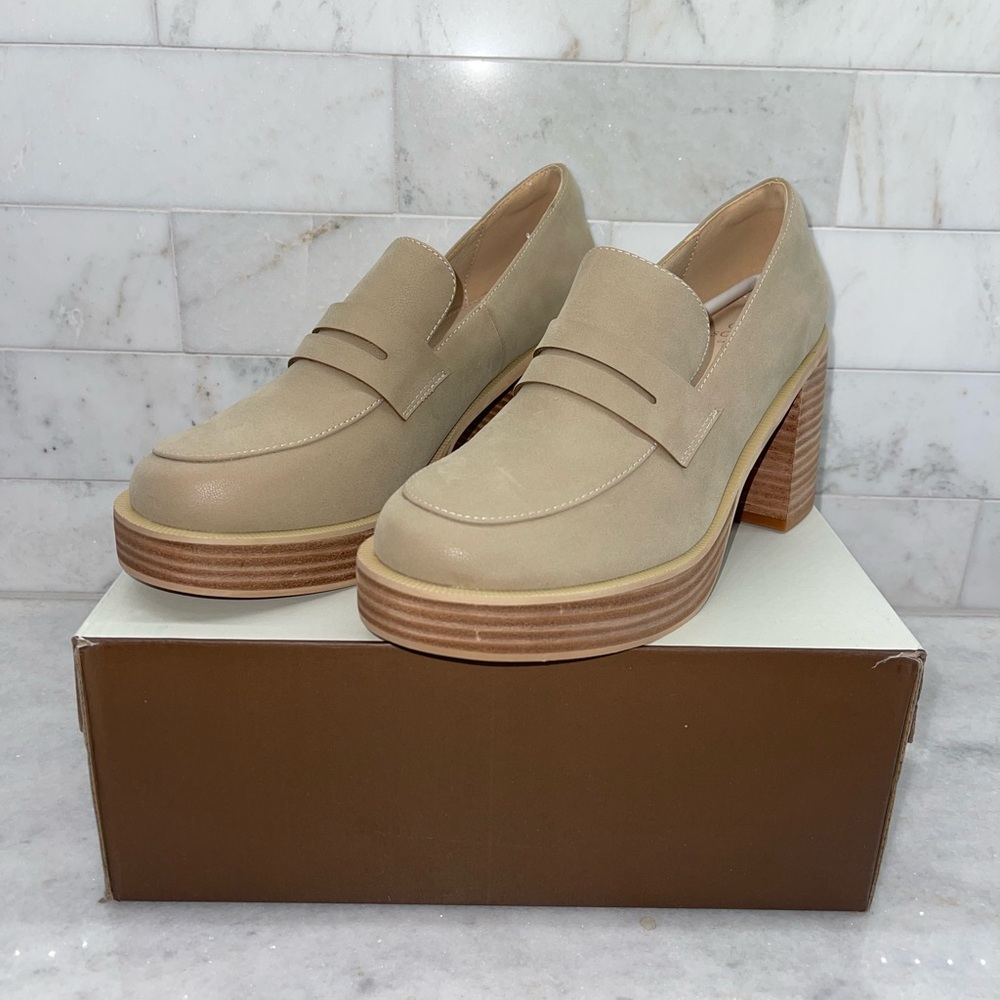 Oasis Society Women's Tan/Beige Classic Platform Loafers (Brand New)